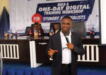 Photo News| Dr. Moses Asak Undertaking The Training At Metro Network News Free Digital Training Workshop In UNIPORT