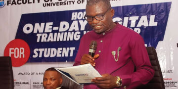Photo News| Prof. Aniefiok Udoudo, Head of Department, Linguistics and Communication Studies, University of Port Harcourt,delivering  his welcome address at Metro Network News  free digital training workshop In UNIPORT