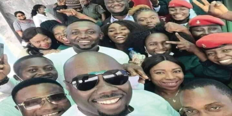 Obi Cubana Did Not Take Photo With EFCC Staff – Spokesman