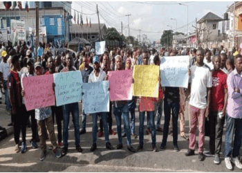 Police Intervene As Abe’s Supporters Storm APC Secreteriat In Port Harcourt