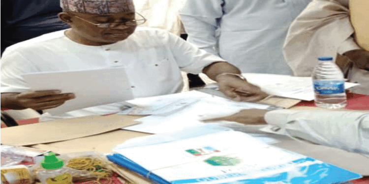 Cross River: Agara Submits APC Governorship Form