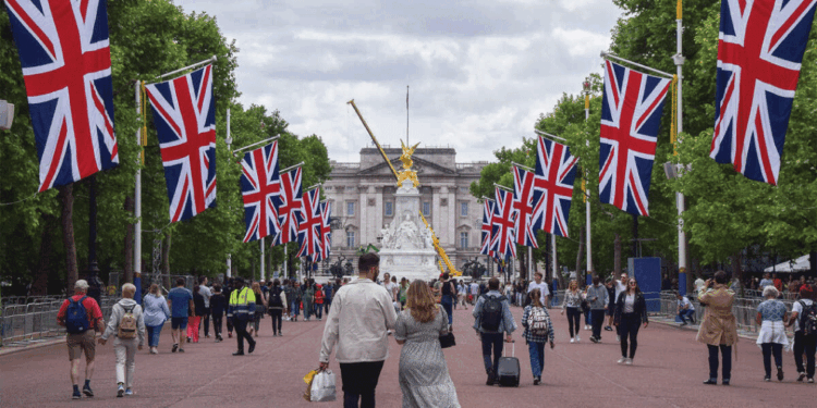 Uk Observes Four Days Holiday As Queen Elizabeth Celebrates Platinum Jubilee