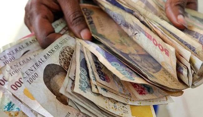 Two northern states urge residents to continue transacting with old N500, N1000 notes despite Buhari’s position