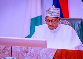 Buhari extends use of old  N200 notes till April 10