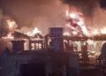 Hoodlums attack firemen as fire engulf market in PH