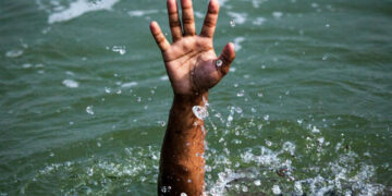 Family drowns in flood