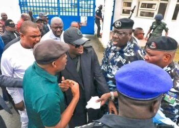 Gov. Fubara fights dirty, gets set to release dossier on Wike, security beefed up at minister’s PH residence