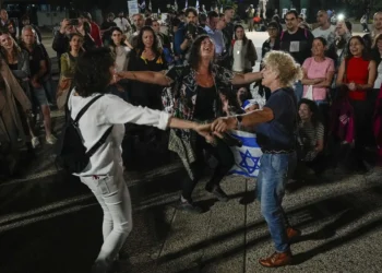 Hamas frees Israeli hostages in exchange for Palestinian prisoners