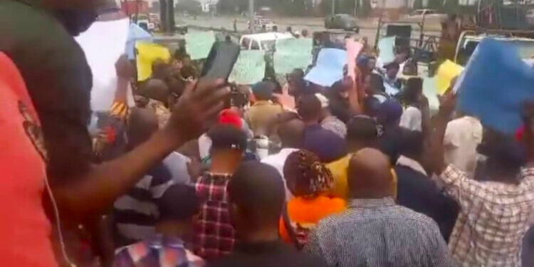 Association protests ban on  sachet alcohol