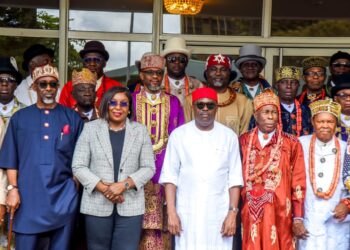 Rivers traditional rulers pass confidence vote On Gov. Fubara, warn his detractors, as he gives cars to them