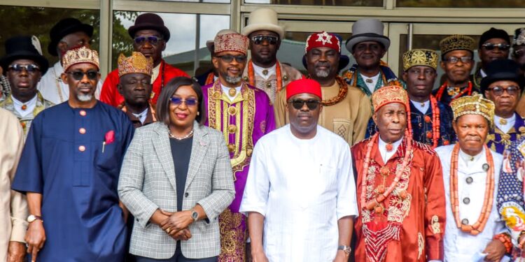 Rivers traditional rulers pass confidence vote On Gov. Fubara, warn his detractors, as he gives cars to them