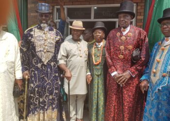 Dumo LuLu-Briggs attends Rear Admiral Anabraba thanksgiving, donates N10million to RCCG parish