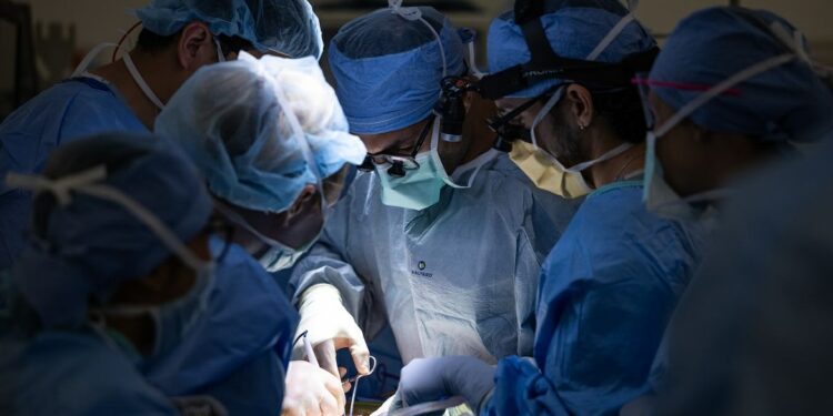 Surgeons perform first human bladder transplant