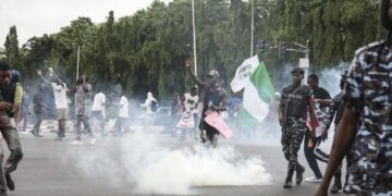 Sowore condemns security forces violent response to ongoing peaceful #FreeNnamdiKanuNow protest in Abuja