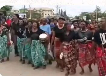 “Leave us alone”, Ohafia women tell Sen.Orji Uzor Kalu
