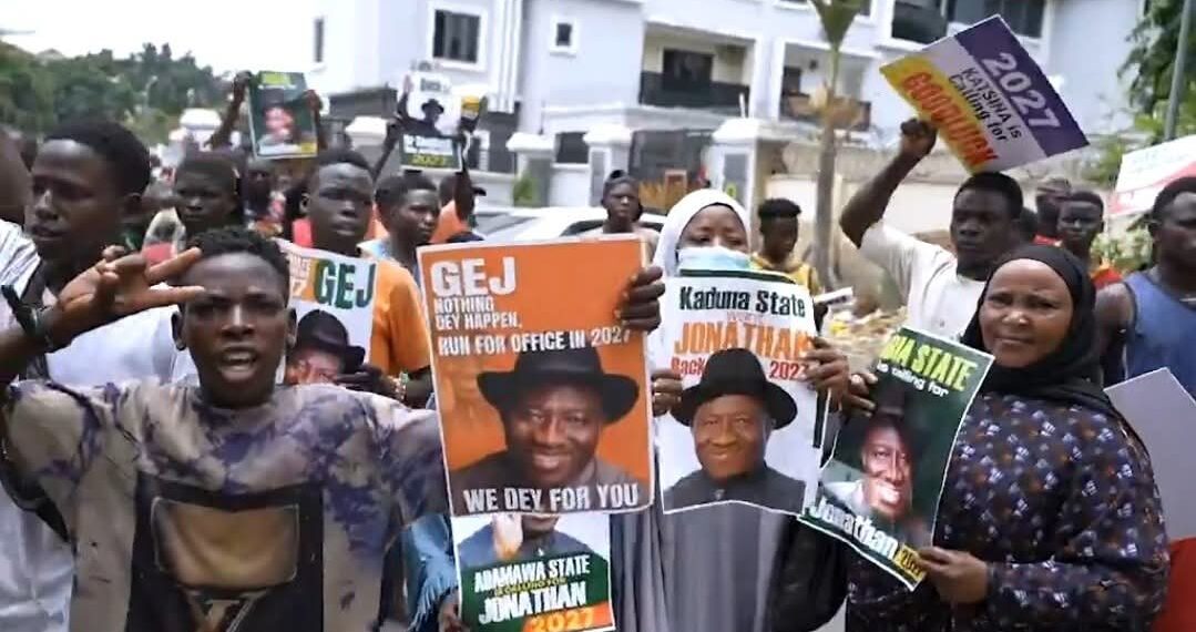 Youths storm Jonathan’s residence, call on him to contest 2027 presidential election