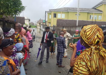 Rivers: Flood disrupts sunday worship as RCCG members hold service on street